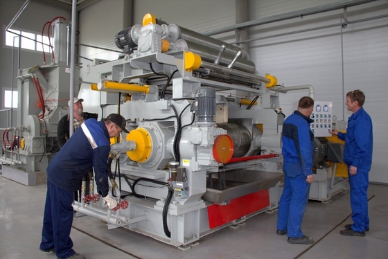 شراء مطحنة خلط المطاط الأوتوماتيكية المفتوحة 15kw اثنان من مطحنة الأسطوانة لمضاعفة المطاط online manufacture