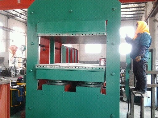 شراء آلة ضغط الكبريت المطاطية الأوتوماتيكية مع نظام التحكم PLC online manufacture