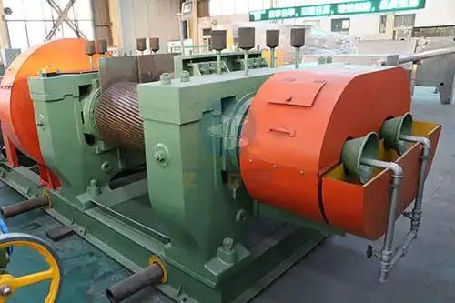 سعر جيد 110kw مطحنة المطاط لإعادة تدوير الإطارات النفايات إنتاج مسحوق المطاط مع التحكم PLC الانترنت