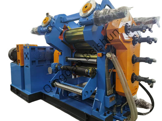 سعر جيد تقويم مطاطي PLC ذو أربعة أدوات مع التحكم الدقيق في سمك المواد المطاطية ونظام تبريد مستقر الانترنت