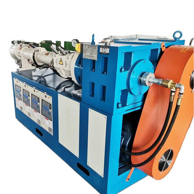 سعر جيد DC132 آلة طحن المطاط 0-60r/min سرعة المسمار 300mm قطر المسمار الأمامي الانترنت